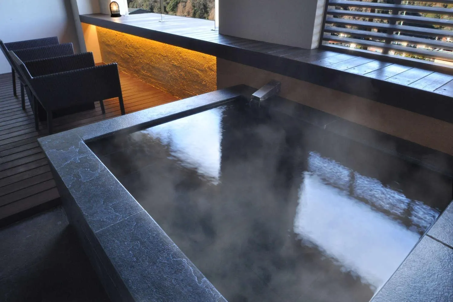Aura Tachibana Hotel Hakone 4*,